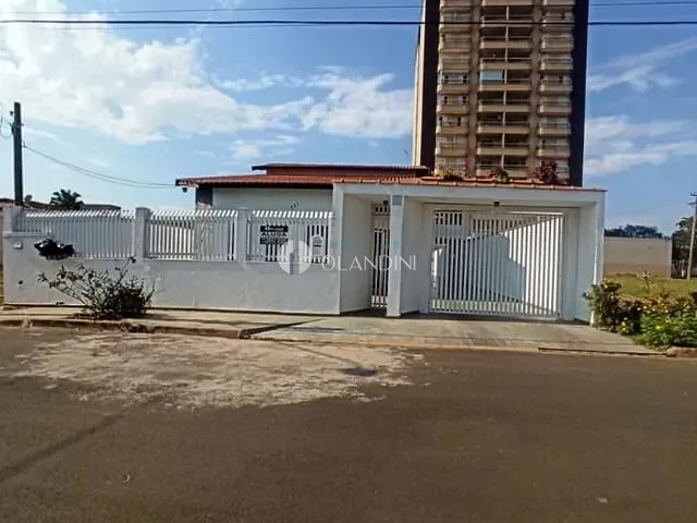 Casa com 520m² 3 quartos e 2 banheiros, à venda, no bairro Jardim Resek II em Artur Nogueira