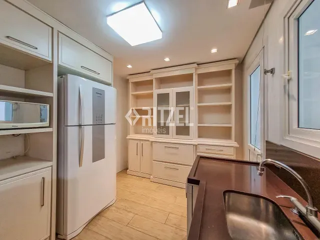 Casa 2 quartos e 3 banheiros, para alugar, no bairro Pinheiro em São Leopoldo