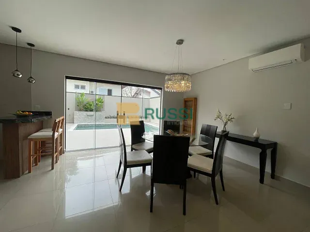 Casa 3 quartos e 4 banheiros, à venda, no bairro Urbanova em São José dos Campos