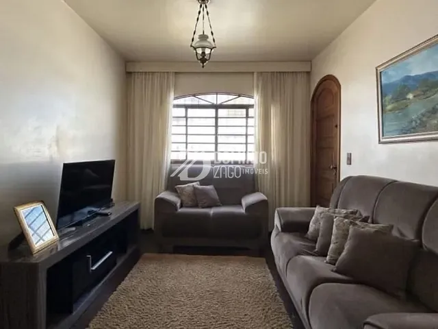 Casa com 288m² 3 quartos e 2 banheiros, à venda, no bairro Parque das Gameleiras em Uberaba