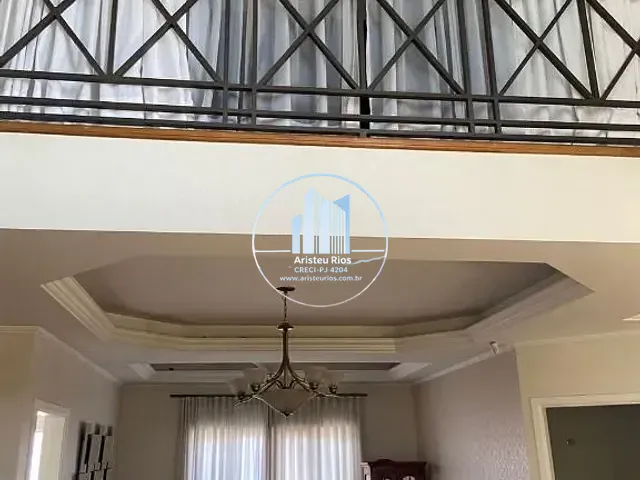 Casa com 458m² 4 quartos e 5 banheiros, à venda, no bairro Fátima I em Pouso Alegre