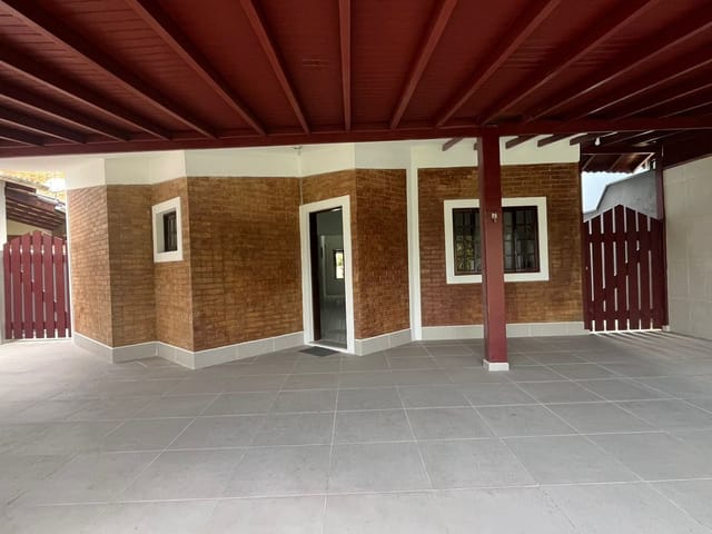 Casa 3 quartos e 3 banheiros, à venda ou para alugar, no bairro Centro em Bertioga