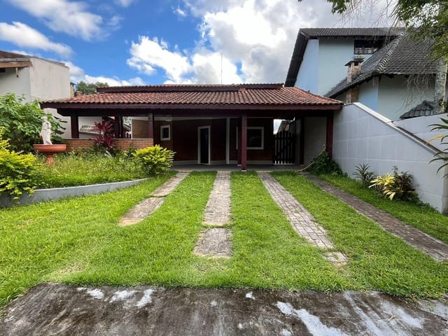 Casa 3 quartos e 3 banheiros, à venda ou para alugar, no bairro Centro em Bertioga