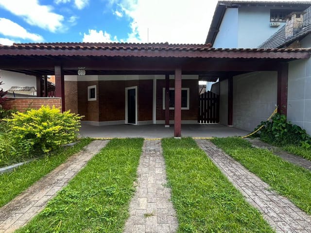 Casa 3 quartos e 3 banheiros, à venda ou para alugar, no bairro Centro em Bertioga