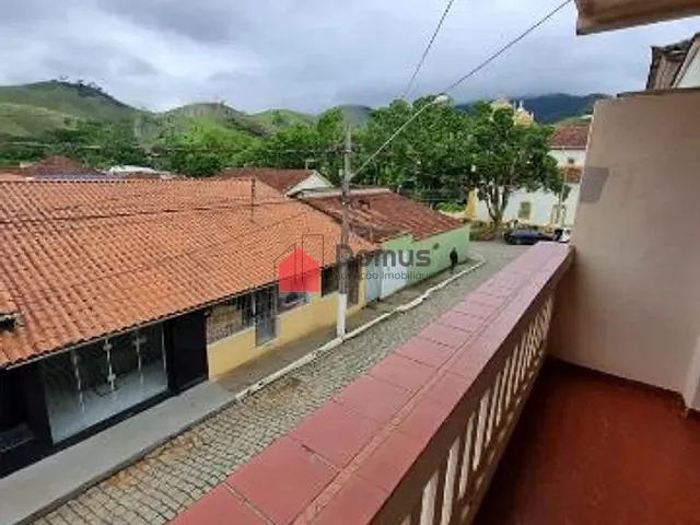 Casa com 449m² 6 quartos e 2 banheiros, à venda, no bairro Centro em São José do Barreiro