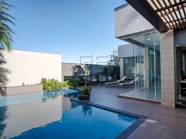 Casa com 513m² 4 quartos e 5 banheiros, à venda, no bairro Esperança em Londrina