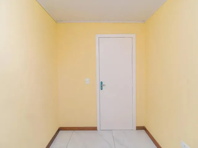 Casa 3 quartos e 1 banheiro, para alugar, no bairro Mossunguê em Curitiba