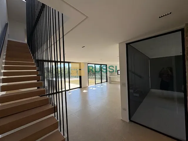 Casa 4 quartos e 6 banheiros, à venda, no bairro Condomínio Residencial Alphaville II em São José dos Campos