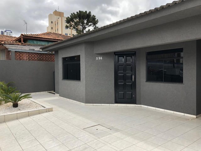 Casa com 4 dormitórios à venda