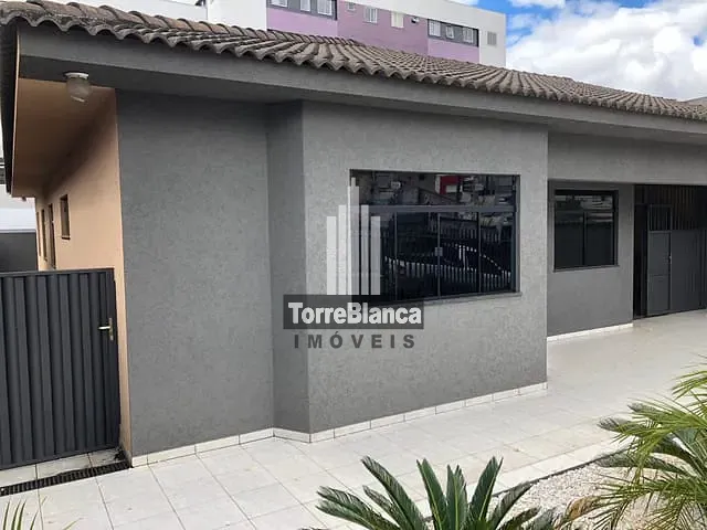 Casa com 283m² 4 quartos e 2 banheiros, à venda, no bairro Centro em Ponta Grossa