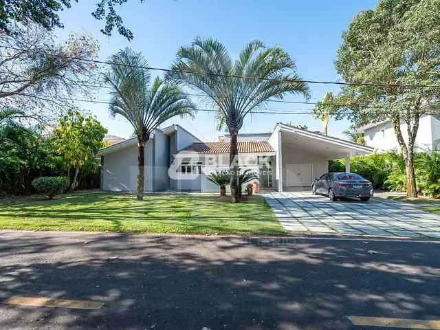 Casa com 1000m² 4 quartos e 3 banheiros, à venda ou para alugar, no bairro Lago Azul em Araçoiaba da Serra