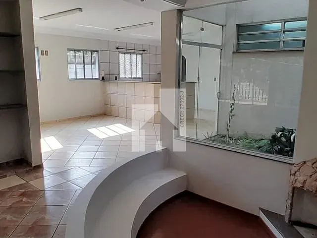 Casa com 800m² 4 quartos e 4 banheiros, à venda ou para alugar, no bairro Jardim Europa em Jundiaí