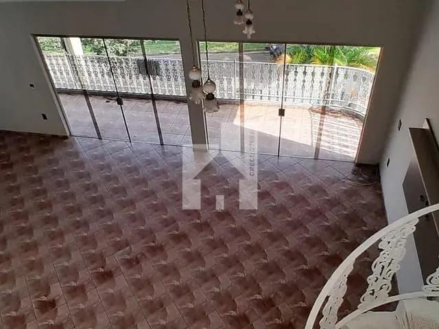 Casa com 800m² 4 quartos e 4 banheiros, à venda ou para alugar, no bairro Jardim Europa em Jundiaí