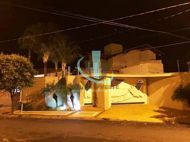 Sobrado com 525m² 3 quartos e 4 banheiros, à venda ou para alugar, no bairro JARDIM IMPERADOR em ARARAQUARA