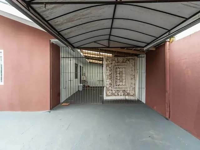 Casa com 103m² 3 quartos e 2 banheiros, para alugar, no bairro Cajuru em Curitiba