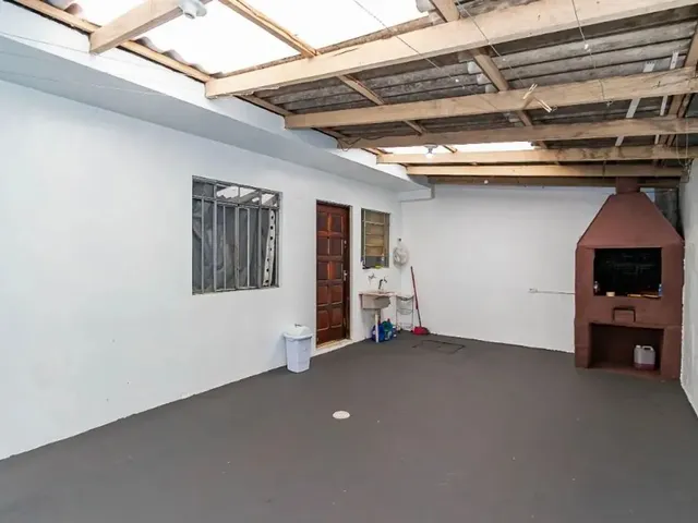 Casa com 103m² 3 quartos e 2 banheiros, para alugar, no bairro Cajuru em Curitiba