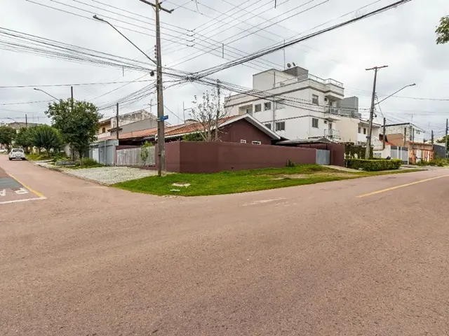 Casa com 103m² 3 quartos e 2 banheiros, para alugar, no bairro Cajuru em Curitiba