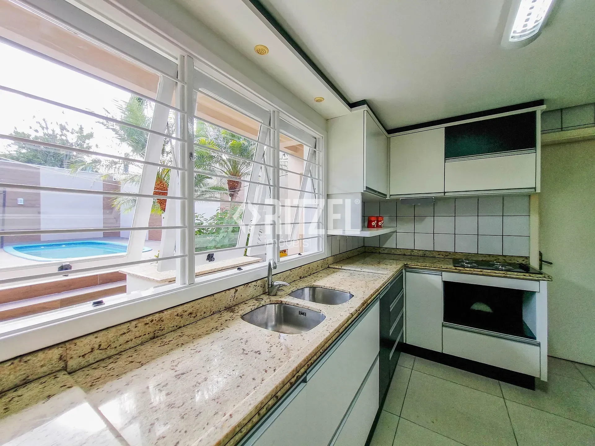 Casa, 3 quartos, 220 m² - Foto 13