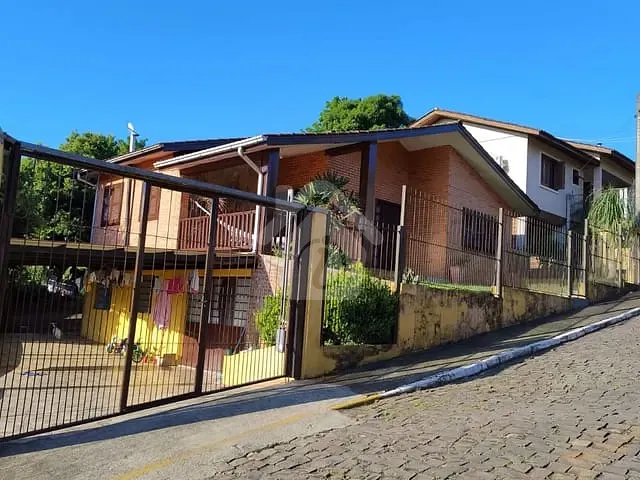 Casa 3 quartos e 2 banheiros, à venda, no bairro CENTRO em Colinas