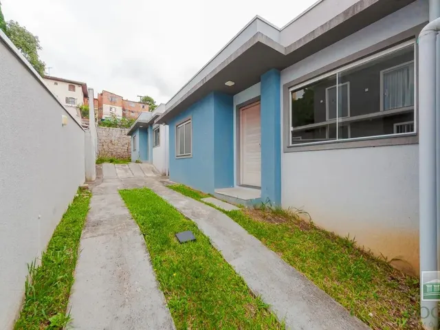 Casa 3 quartos e 2 banheiros, para alugar, no bairro Santa Cândida em Curitiba