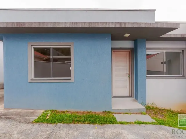 Casa 3 quartos e 2 banheiros, para alugar, no bairro Santa Cândida em Curitiba