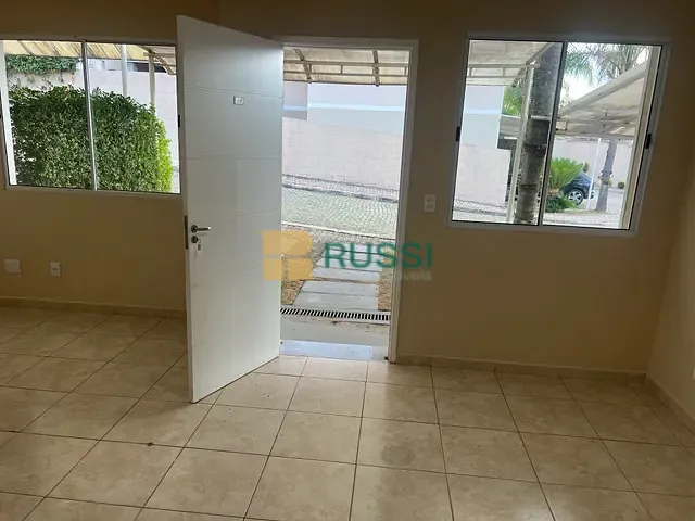 Casa com 250m² 3 quartos e 2 banheiros, à venda ou para alugar, no bairro Urbanova VI em São José dos Campos