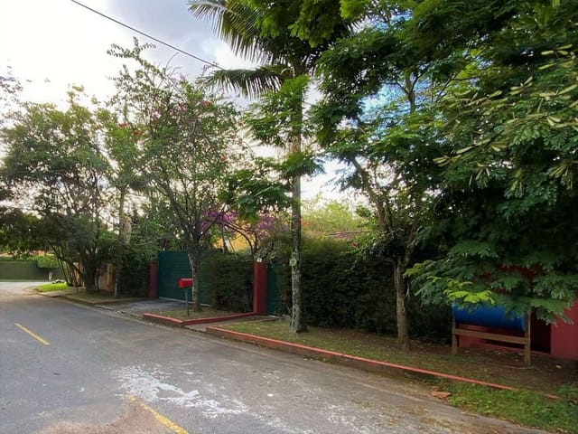 Casa 3 quartos e 5 banheiros, à venda, no bairro Chácara Vale do Rio Cotia em Carapicuíba