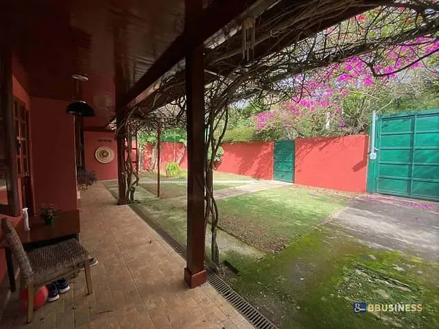 Casa 3 quartos e 5 banheiros, à venda, no bairro Chácara Vale do Rio Cotia em Carapicuíba