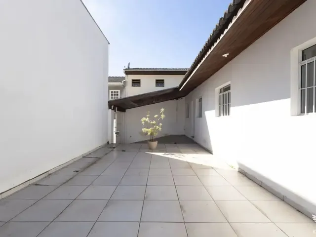 Casa 2 quartos e 1 banheiro, para alugar, no bairro Santa Felicidade em Curitiba