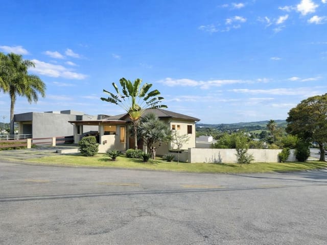 Casa com 500m² 3 quartos e 4 banheiros, à venda, no bairro Golf Gardens em Carapicuíba