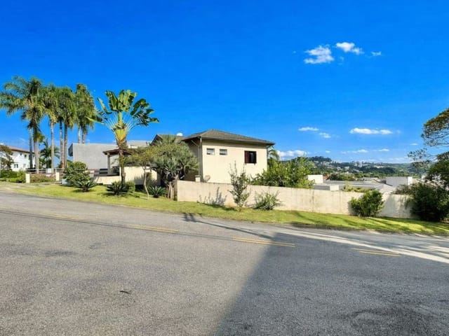Casa com 500m² 3 quartos e 4 banheiros, à venda, no bairro Golf Gardens em Carapicuíba