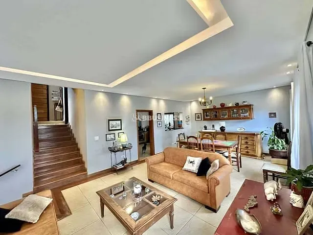 Casa com 500m² 3 quartos e 4 banheiros, à venda, no bairro Golf Gardens em Carapicuíba