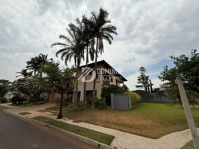 Casa 4 quartos e 6 banheiros, para alugar, no bairro Flamboyant Residencial Park em Uberaba