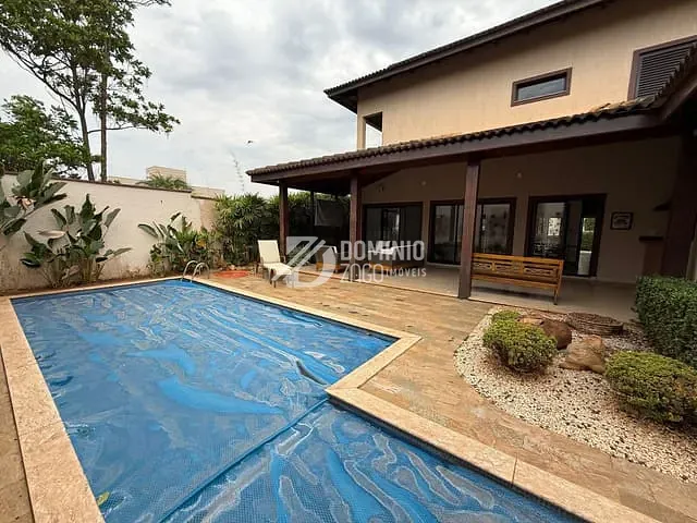 Casa 4 quartos e 6 banheiros, para alugar, no bairro Flamboyant Residencial Park em Uberaba