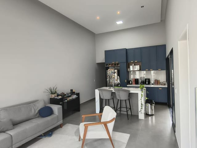 Casa com 175m² 3 quartos e 3 banheiros, à venda, no bairro Loteamento Residencial e Comercial Flamboyant em Pindamonhangaba