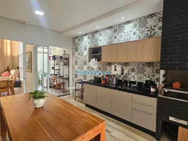 Casa com 250m² 3 quartos e 3 banheiros, à venda, no bairro Urbanova em São José dos Campos