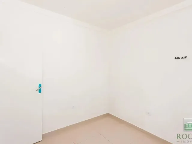 Casa 2 quartos e 1 banheiro, para alugar, no bairro Campo de Santana em Curitiba