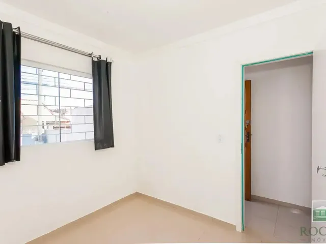 Casa 2 quartos e 1 banheiro, para alugar, no bairro Campo de Santana em Curitiba
