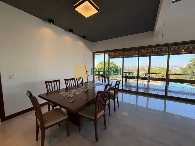 Casa com 900m² 4 quartos e 5 banheiros, à venda, no bairro Condomínio Reserva do Paratehy em São José dos Campos
