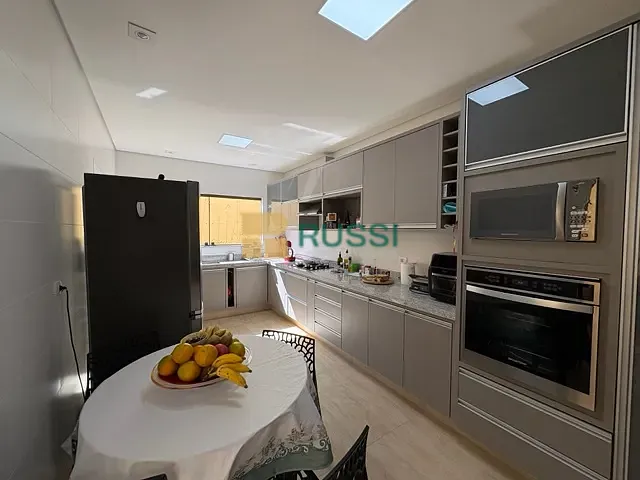 Casa com 900m² 4 quartos e 5 banheiros, à venda, no bairro Condomínio Reserva do Paratehy em São José dos Campos