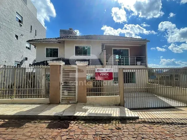 Casa com 405m² 3 quartos e 2 banheiros, à venda, no bairro Passo dos Fortes em Chapecó
