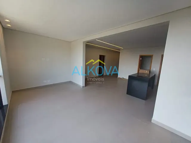 Casa com 378m² 3 quartos e 4 banheiros, à venda, no bairro Recanto dos Eucaliptos em São José dos Campos