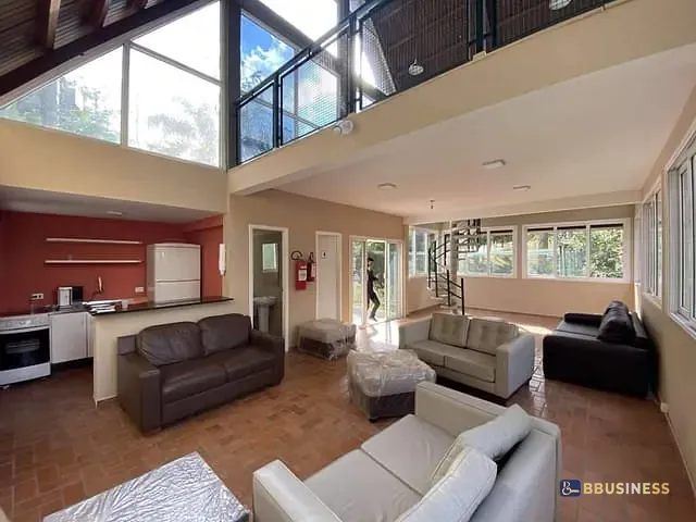Casa com 340m² 3 quartos e 4 banheiros, à venda, no bairro Bosque do Vianna em Cotia