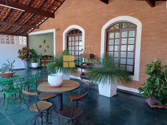 Casa 3 quartos e 2 banheiros, à venda, no bairro Jardim Portugal em São José dos Campos