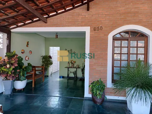 Casa 3 quartos e 2 banheiros, à venda, no bairro Jardim Portugal em São José dos Campos