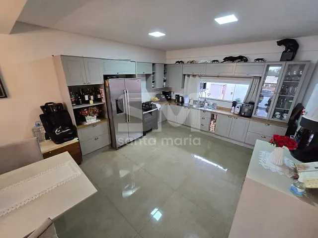 Casa com 177m², à venda, no bairro Desbravador em Chapecó