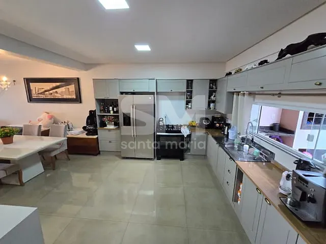 Casa com 177m², à venda, no bairro Desbravador em Chapecó