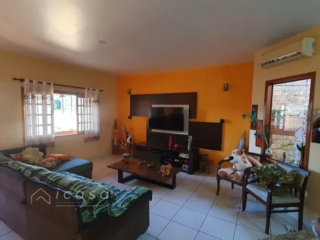Casa com 260m² 3 quartos e 2 banheiros, à venda, no bairro Jardim Maria Cândida em Caçapava