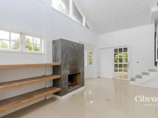 Casa 3 quartos e 2 banheiros, à venda, no bairro Pilarzinho em Curitiba