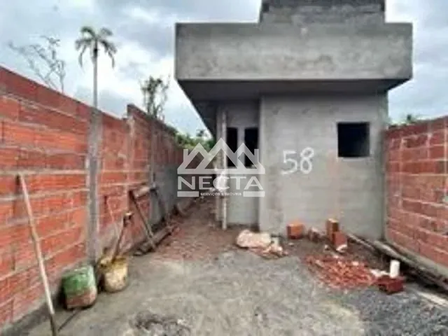 Casa com 65m² 2 quartos e 2 banheiros, à venda, no bairro Pontal de Santa Marina em Caraguatatuba